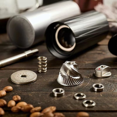 Küche Kleine manuelle Luxus-Edelstahl-Handkaffeemühle mit einstellbarer Grobheit