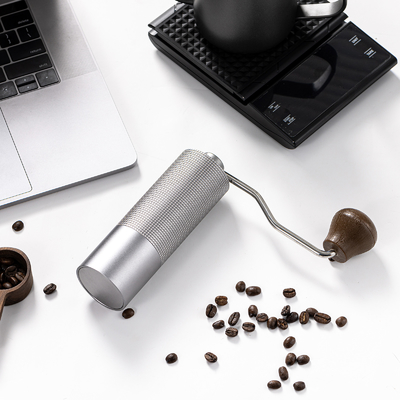 Antike Handkaffeemühle aus Aluminiumlegierung mit Massivholzgriff