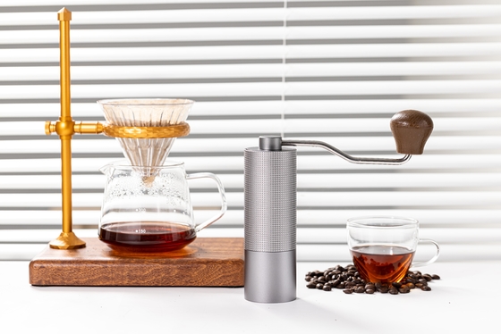 Hölzerne Handkurbel-Mühle-Kaffeemühle-Stahlgrat-Aluminiumlegierungs-Körper