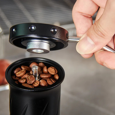 Industrie-konischer Körper-manuelle Kaffeebohne-Schleifer-Single Dose Titanium-Beschichtung