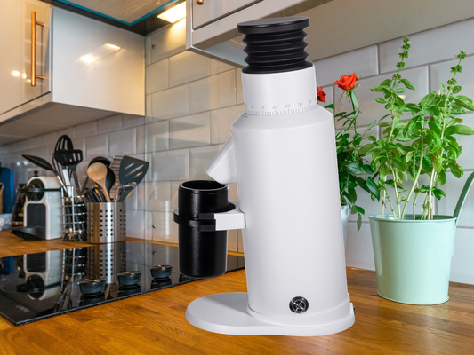 300 Watt Kaffeebohnenschleifmaschine GEENDE Spannung 110V-220V Innerhalb von L13*W21*H32CM